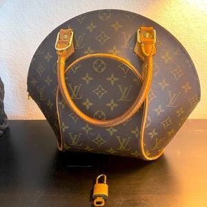 Louis Vuitton Ellipse PM